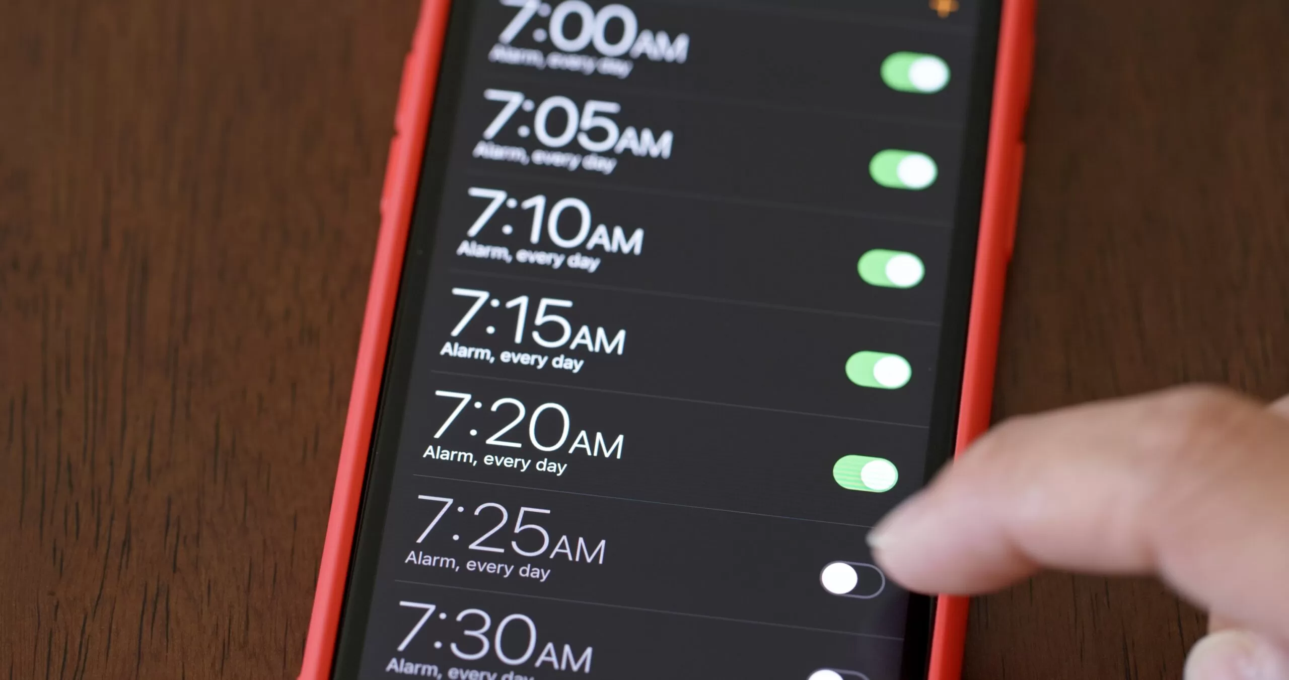 Individual setting iPhone alarms